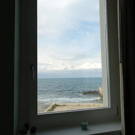 La Finestra Sul Mare Apartman *