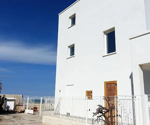 La Finestra Sul Mare Apartment *